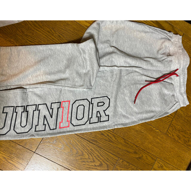 Johnny's(ジャニーズ)のジャニーズJr  スエットパンツ　グレー　激レア　Sサイズ エンタメ/ホビーのタレントグッズ(アイドルグッズ)の商品写真