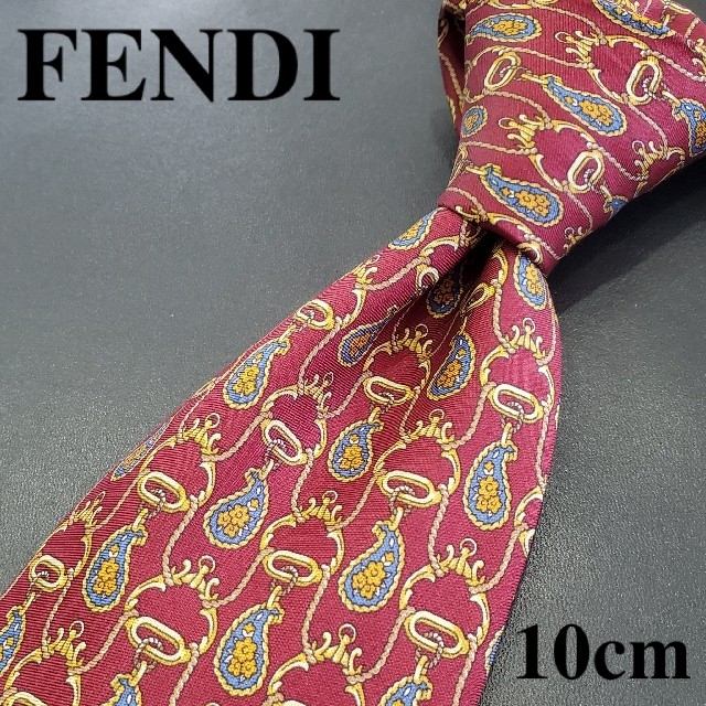 FENDI(フェンディ)のフェンディ　ハイブランドネクタイ　赤　ペイズリー　花柄　イタリア製　メンズ メンズのファッション小物(ネクタイ)の商品写真