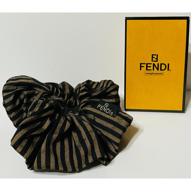 FENDI(フェンディ)の【美品】FENDI シュシュ フェンディ レディースのヘアアクセサリー(ヘアゴム/シュシュ)の商品写真