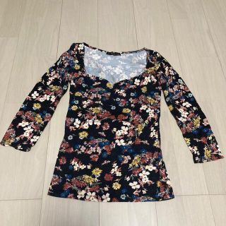 ベルシュカ(Bershka)のBershka 花柄 総柄 7分袖 Tシャツ(Tシャツ(長袖/七分))