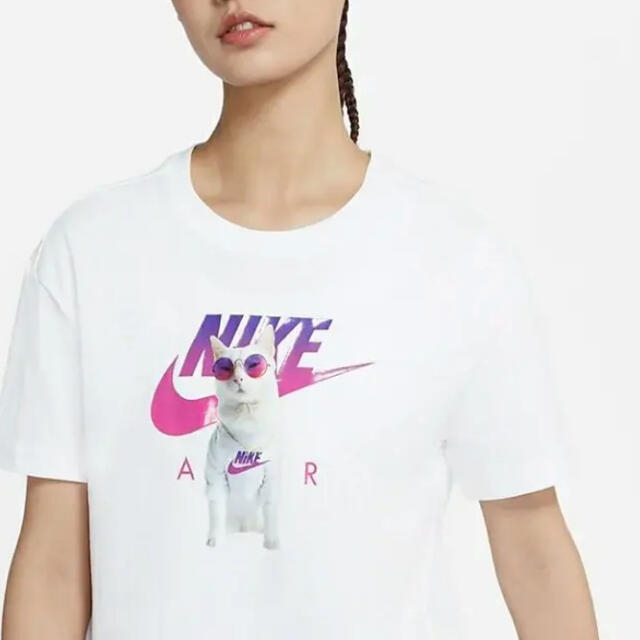 NIKE(ナイキ)のNIKE ねこ  猫Tシャツ レディースのトップス(Tシャツ(半袖/袖なし))の商品写真