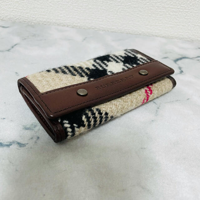 BURBERRY - 【美品】バーバリー BURBERRY 4連キーケース 箱付き 4574