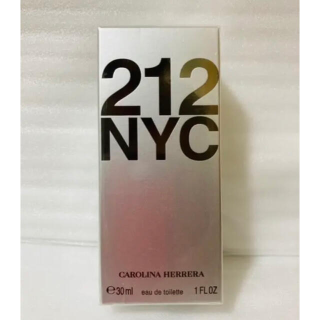 CAROLINA HERRERA(キャロライナヘレナ)の【新品・未開封】キャロライナヘレラ 212 オードトワレ 30ml コスメ/美容の香水(ユニセックス)の商品写真