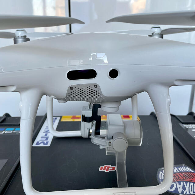 DJI Phantom 4pro＋ディスプレイ付 エンタメ/ホビーのおもちゃ/ぬいぐるみ(ホビーラジコン)の商品写真