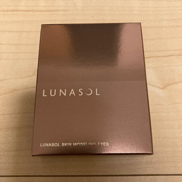 LUNASOL(ルナソル)のルナルナソル  スキンモデリングアイズ01 ベージュベージュ コスメ/美容のベースメイク/化粧品(アイシャドウ)の商品写真