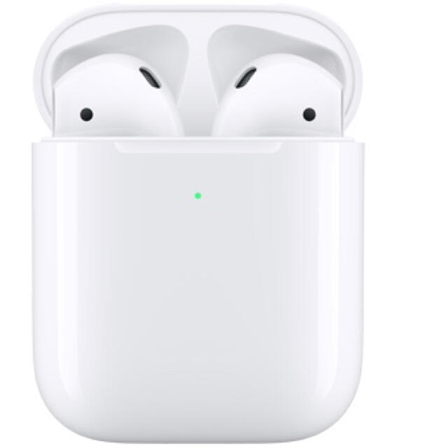 Apple(アップル)のAirPods with Wireless Charging Case 第二世代 スマホ/家電/カメラのオーディオ機器(ヘッドフォン/イヤフォン)の商品写真