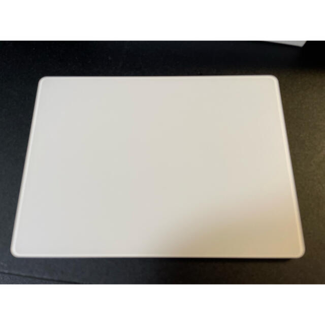 Apple(アップル)のApple Magic Trackpad 美品 スマホ/家電/カメラのPC/タブレット(PC周辺機器)の商品写真