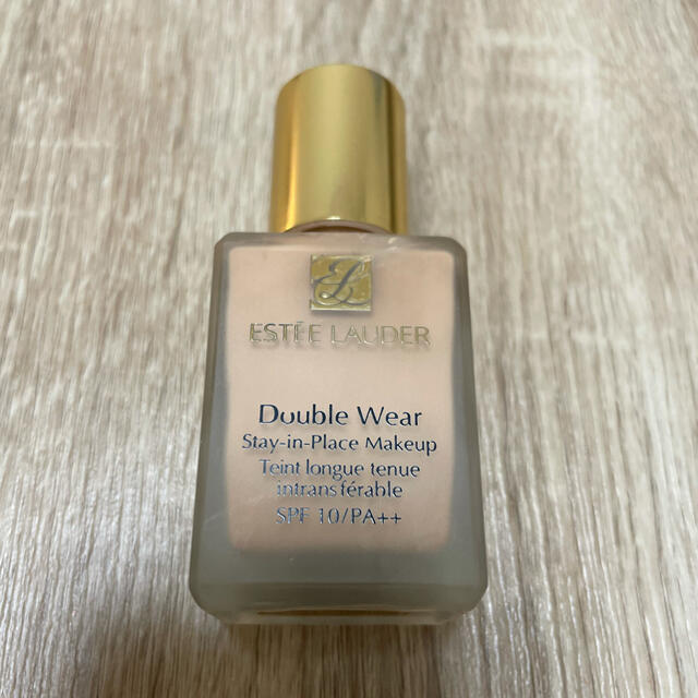 Estee Lauder(エスティローダー)のエスティーローダー　ファンデーション　2C0 クールバニラ コスメ/美容のベースメイク/化粧品(ファンデーション)の商品写真