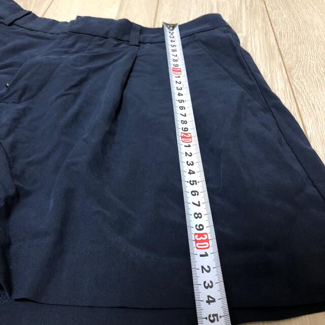 UNIQLO(ユニクロ)のユニクロ　ショートパンツ　ネイビー レディースのパンツ(ショートパンツ)の商品写真