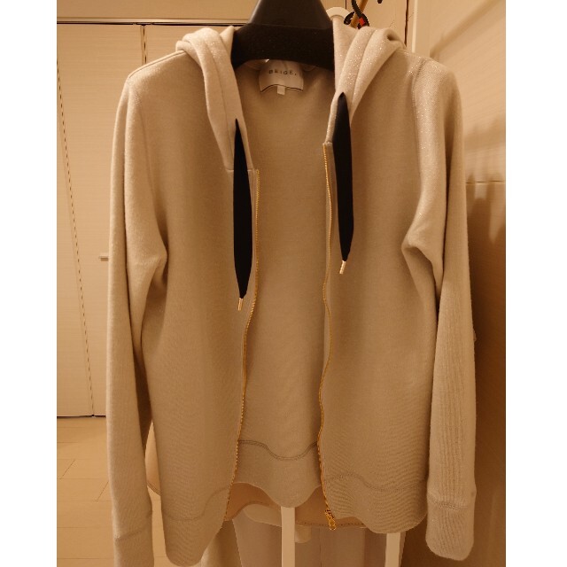 チェリーさま専用　beige  パーカー　美品　交渉可