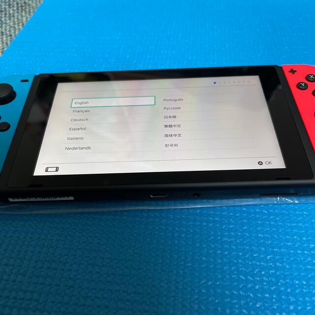 Nintendo Switch(ニンテンドースイッチ)のNintendo Switch 美品　ネオンブルー　ネオンレッド エンタメ/ホビーのゲームソフト/ゲーム機本体(家庭用ゲーム機本体)の商品写真