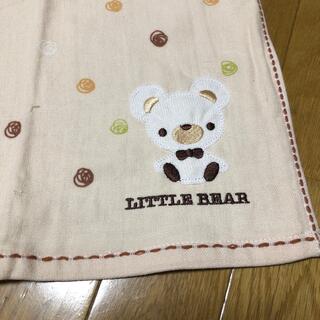 リトルベアークラブ(LITTLE BEAR CLUB)のダブルガーゼタオル・ベージュ可愛いクマさんの刺繍アップリケステッチタオル(タオル/バス用品)