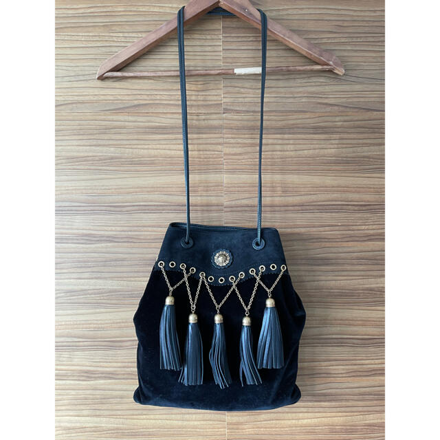 miumiu(ミュウミュウ)のMIU MIU ベロア　フリンジ　ショルダーバッグ　美品　レア レディースのバッグ(ショルダーバッグ)の商品写真