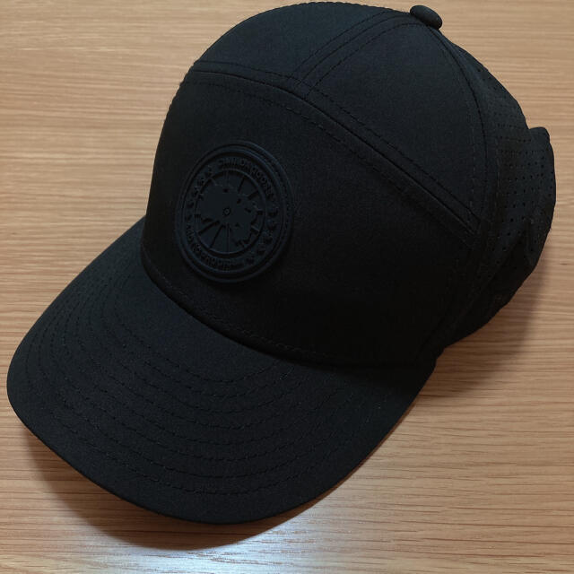CANADA GOOSE(カナダグース)のCANADAGOOSE BLACK LABEL LOGO TRUCKER CAP メンズの帽子(キャップ)の商品写真