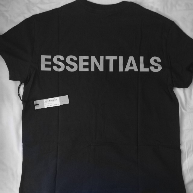 FEAR OF GOD(フィアオブゴッド)の商品名:ESSENTIALSリフレクティブTシャツ メンズのトップス(Tシャツ/カットソー(半袖/袖なし))の商品写真