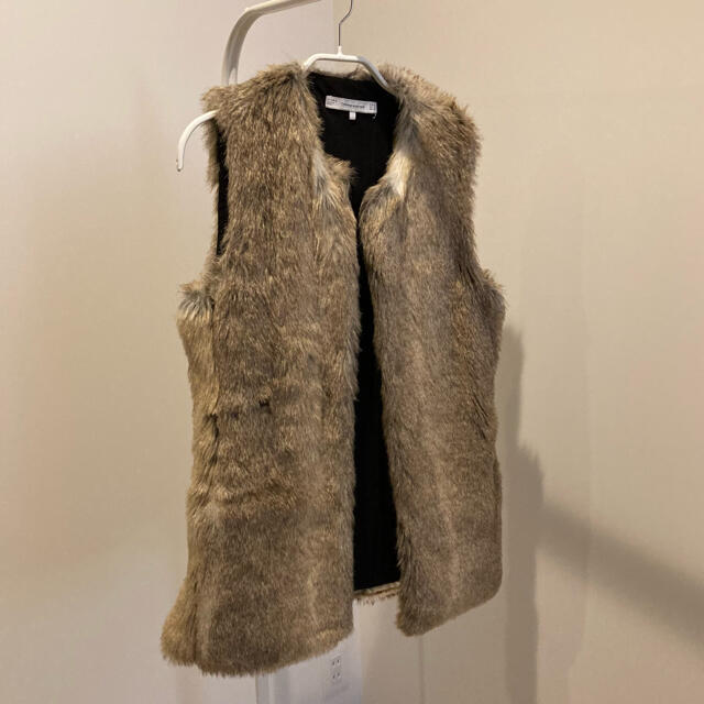 新品未使用 ZARA フェイクファーベスト ロング - トップス 新品未使用 ZARA フェイクファーベスト ロング - トップス