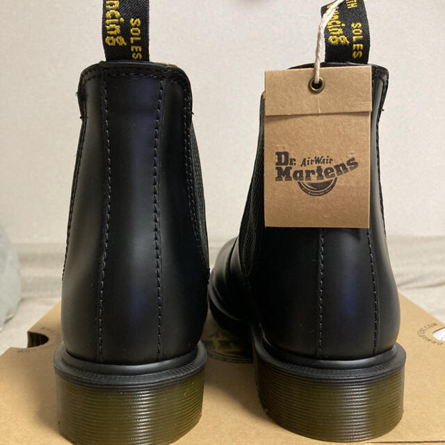 Dr.Martens(ドクターマーチン)の週末限定値下！新品ドクターマーチン　サイドゴアブーツ 23cm黒ステッチなし レディースの靴/シューズ(ブーツ)の商品写真