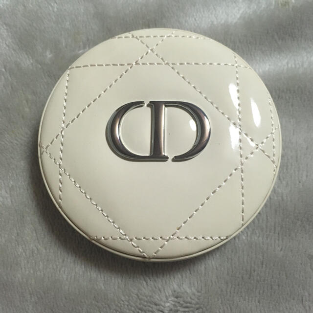 Christian Dior(クリスチャンディオール)のディオールスキン　フォーエヴァー　クチュール　ルミナイザー コスメ/美容のベースメイク/化粧品(フェイスカラー)の商品写真