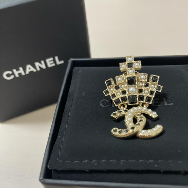 【新品・未使用】CHANEL ブローチ