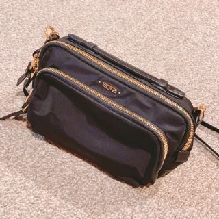 トゥミ(TUMI)のTUMI トゥミ トロイクロスボディ ショルダーバッグ(ショルダーバッグ)