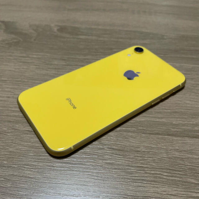 iPhone(アイフォーン)の【美品】iPhone XR Yellow 128 GB Softbank スマホ/家電/カメラのスマートフォン/携帯電話(スマートフォン本体)の商品写真