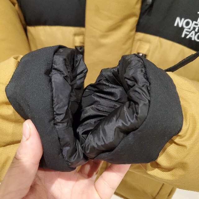 THE NORTH FACE(ザノースフェイス)のTHE NORTH FACE バルトロライトジャケット ブリティッシュカーキ S メンズのジャケット/アウター(ダウンジャケット)の商品写真