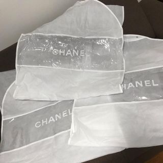 シャネル(CHANEL)のCHANEL シャネル 服収納袋 ホワイト 3枚セット(押し入れ収納/ハンガー)