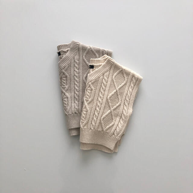 韓国子供服　knit vest  light gray  新品　キッズベスト キッズ/ベビー/マタニティのキッズ服男の子用(90cm~)(ニット)の商品写真