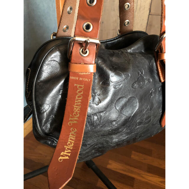 Vivienne Westwood(ヴィヴィアンウエストウッド)のヴィヴィアンウエストウッド　レザーバック　ショルダーバック　美品 レディースのバッグ(ショルダーバッグ)の商品写真