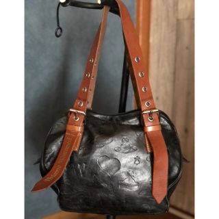 ヴィヴィアンウエストウッド(Vivienne Westwood)のヴィヴィアンウエストウッド　レザーバック　ショルダーバック　美品(ショルダーバッグ)