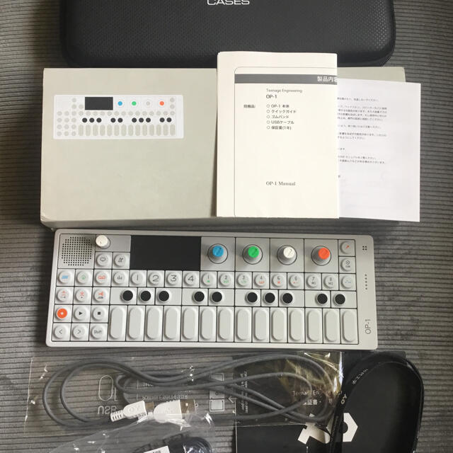 Teenage Engineering OP-1 楽器の鍵盤楽器(キーボード/シンセサイザー)の商品写真