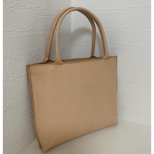 【新品未使用】国産レザーミニトートバッグ（ベージュ） レディースのバッグ(トートバッグ)の商品写真