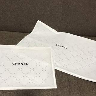 シャネル(CHANEL)のCHANEL シャネル 収納袋 ホワイト 2枚セット(押し入れ収納/ハンガー)