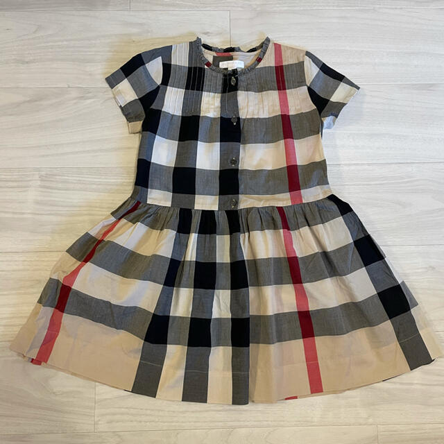 BURBERRY(バーバリー)のBURBERRY  バーバリー ワンピース ８Y 128㎝ キッズ/ベビー/マタニティのキッズ服女の子用(90cm~)(ワンピース)の商品写真