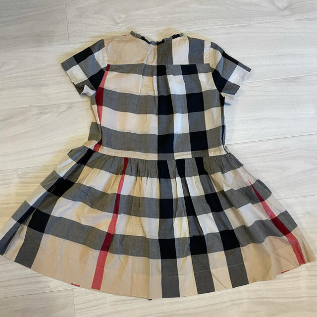 BURBERRY(バーバリー)のBURBERRY  バーバリー ワンピース ８Y 128㎝ キッズ/ベビー/マタニティのキッズ服女の子用(90cm~)(ワンピース)の商品写真