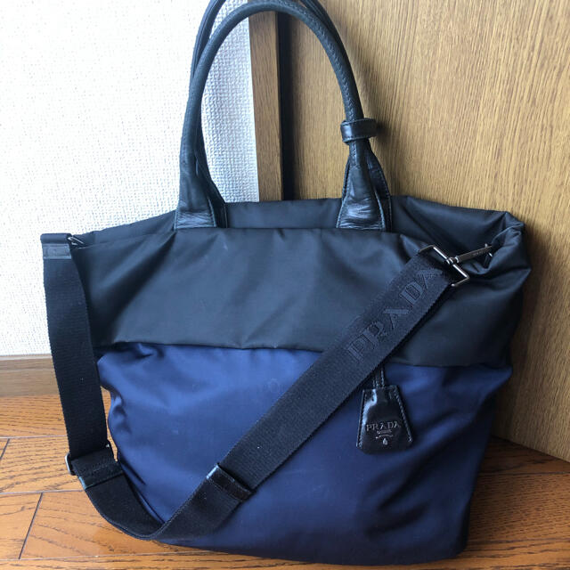 PRADAリバーシブルトートバッグ