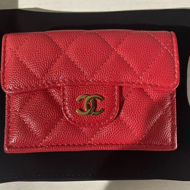 CHANEL(シャネル)のCHANEL シャネル　財布　三つ折り　赤 レディースのファッション小物(財布)の商品写真