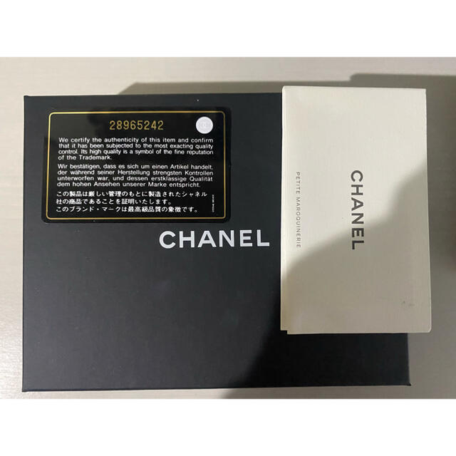 CHANEL(シャネル)のCHANEL シャネル　財布　三つ折り　赤 レディースのファッション小物(財布)の商品写真