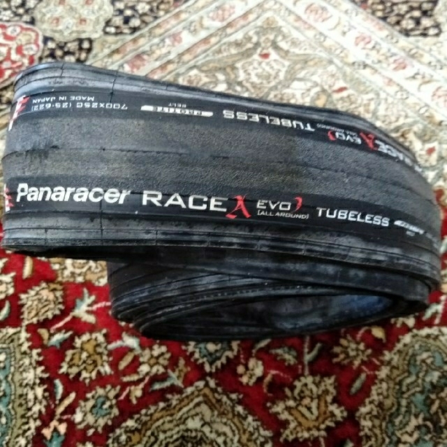 PnaracerTubeless   RACE A  EVO3 700x25C スポーツ/アウトドアの自転車(パーツ)の商品写真