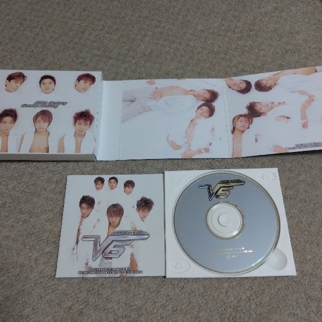 V6(ブイシックス)のＶ６ CD  匿名配送 エンタメ/ホビーのCD(ポップス/ロック(邦楽))の商品写真