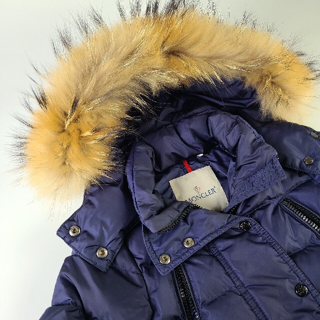 MONCLER(モンクレール)のモンクレール　ダウン　2T キッズ/ベビー/マタニティのキッズ服女の子用(90cm~)(ジャケット/上着)の商品写真