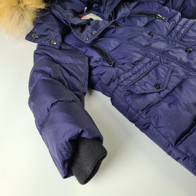 MONCLER(モンクレール)のモンクレール　ダウン　2T キッズ/ベビー/マタニティのキッズ服女の子用(90cm~)(ジャケット/上着)の商品写真