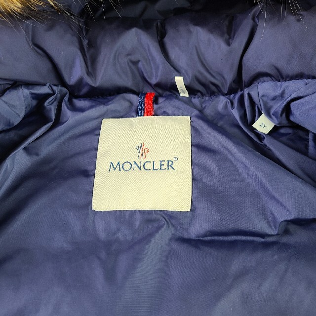 MONCLER(モンクレール)のモンクレール　ダウン　2T キッズ/ベビー/マタニティのキッズ服女の子用(90cm~)(ジャケット/上着)の商品写真