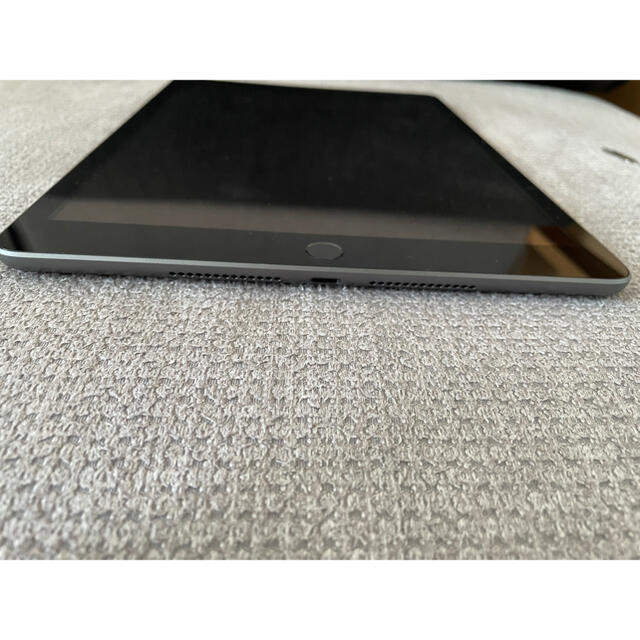 Apple(アップル)の美品★iPad 第8世代 黒 Wi-Fi Cellular 32GB スマホ/家電/カメラのPC/タブレット(タブレット)の商品写真