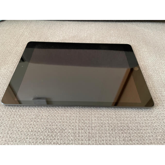 Apple(アップル)の美品★iPad 第8世代 黒 Wi-Fi Cellular 32GB スマホ/家電/カメラのPC/タブレット(タブレット)の商品写真