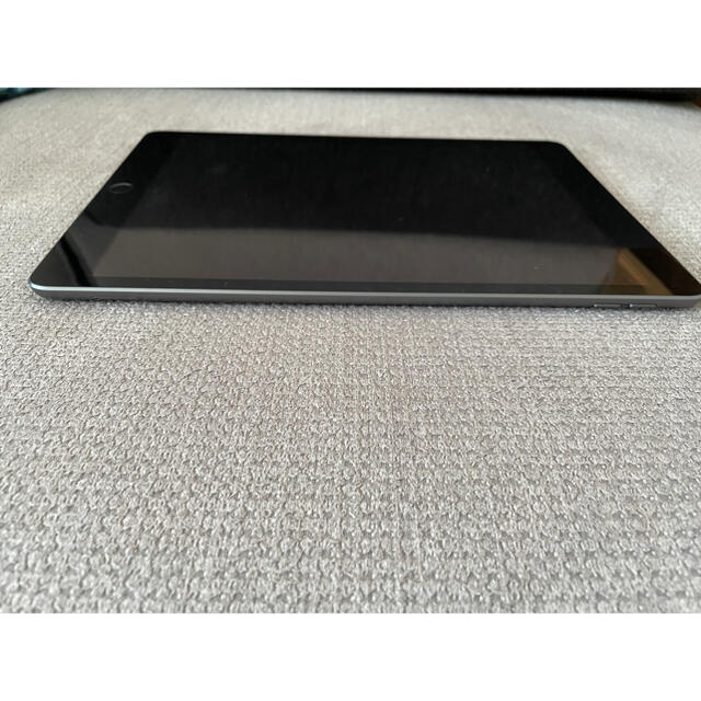 美品★iPad 第8世代 黒 Wi-Fi Cellular 32GB 7