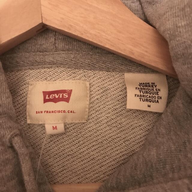 Levi's(リーバイス)の【未使用】Levi’s パーカー グレーM メンズのトップス(パーカー)の商品写真