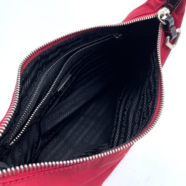 PRADA(プラダ)のPRADA(プラダ) ハンドバッグ - レッド×黒 レディースのバッグ(ハンドバッグ)の商品写真