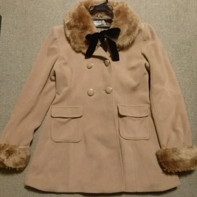 夢展望(ユメテンボウ)のベージュ色 コート レディースのジャケット/アウター(ロングコート)の商品写真