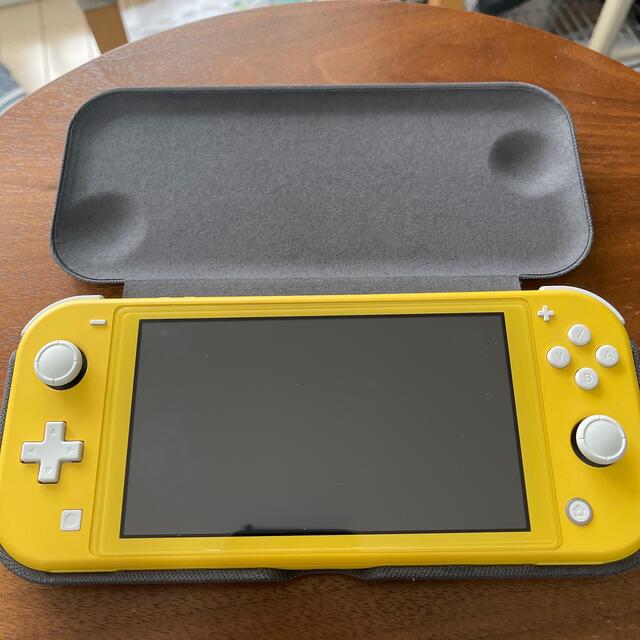 Nintendo Switch Lite イエロー、フリップカバー、フィルム付き Nintendo Switch Lite イエロー、フリップカバー、フィルム付き